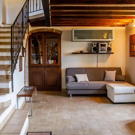 Casa Nelle Mura Caldana
